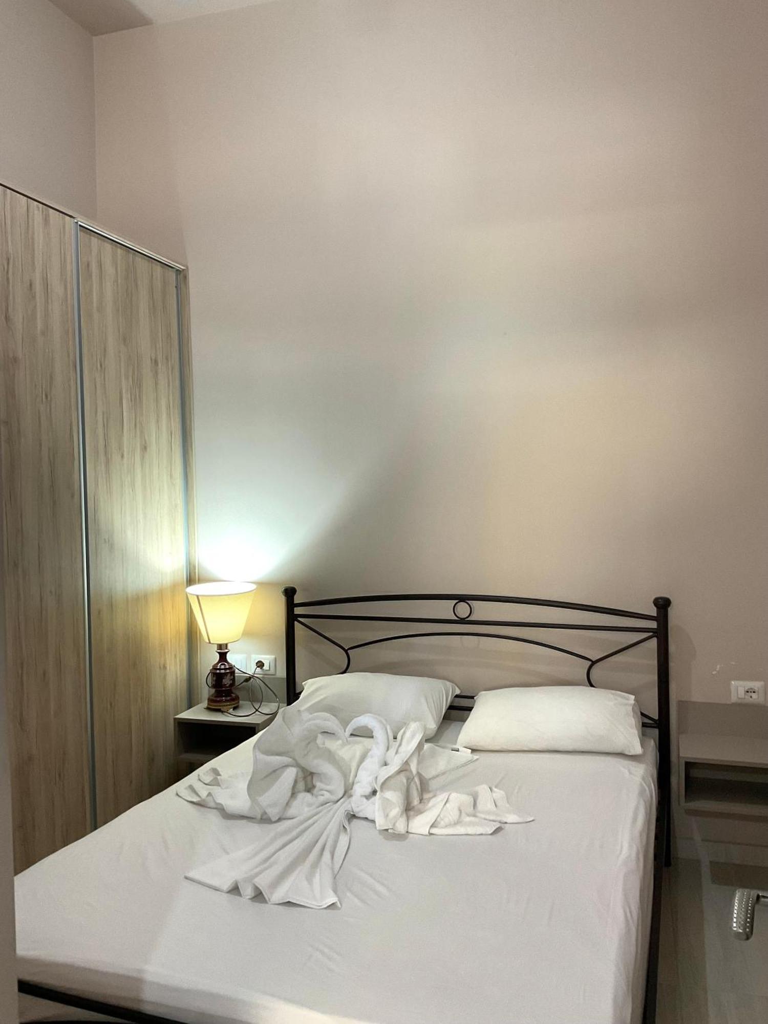 Mojito Beach Apartments With Free Parking Sarande Room photo