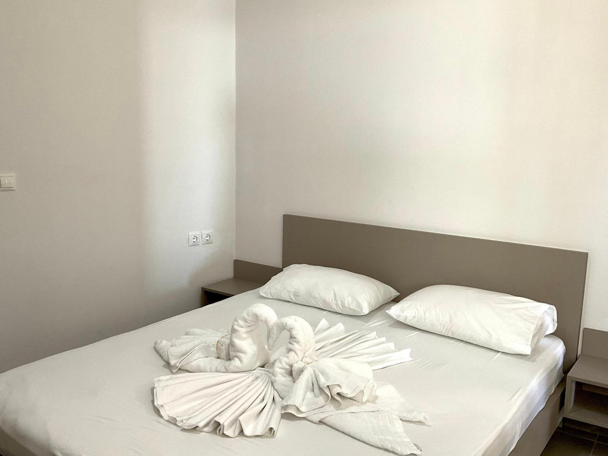 Mojito Beach Apartments With Free Parking Sarande Room photo