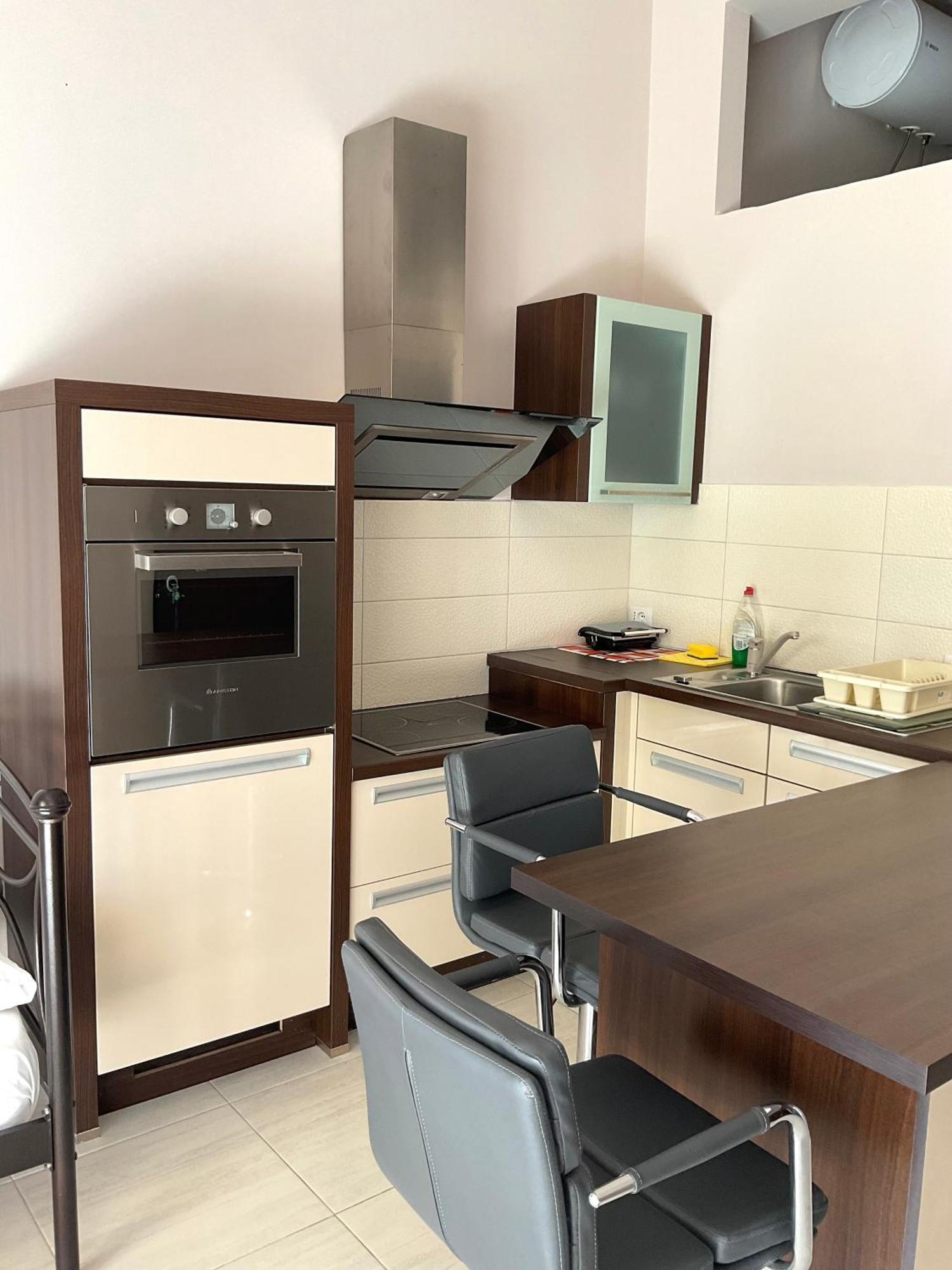 Mojito Beach Apartments With Free Parking Sarande Room photo